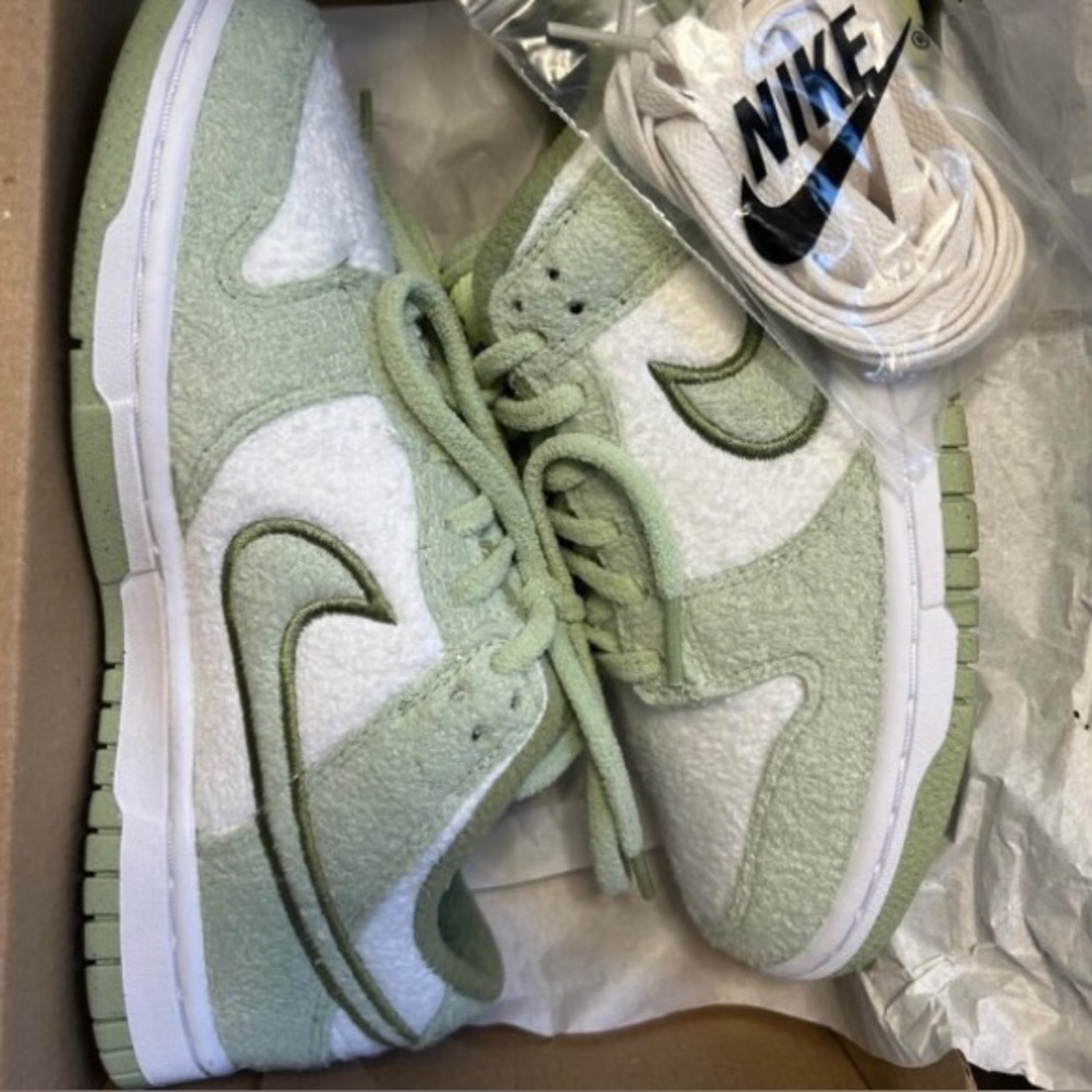 W NIKS DUNK Low SE CC